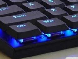 键盘灯怎么调 电脑键盘如何调整彩灯?