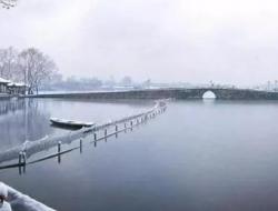 断桥是否下过雪又想起你的脸这首歌的原唱是（附完整版歌词）