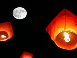 月是故乡明的上一句是什么 杜甫的诗句