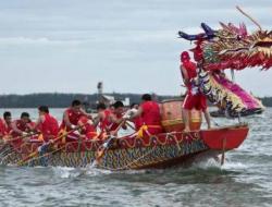 端午节龙舟赛的起源与发展