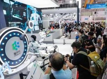 人人人人人人机器人人人人人人 机器人被人类大军包围了！热搜！