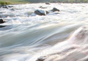 描写河流的优美句子(精选27句)