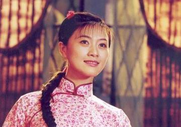 鲁四凤是哪个作品的人物形象及特点？