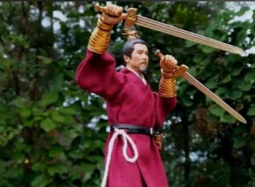 刘备使用的兵器叫什么名字？